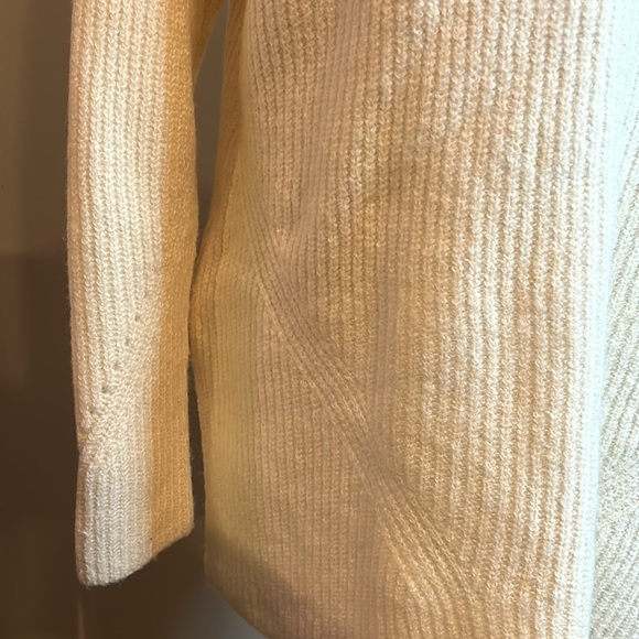 Old Navy Cream Sweater, Women's XL - Picture 8 of 14